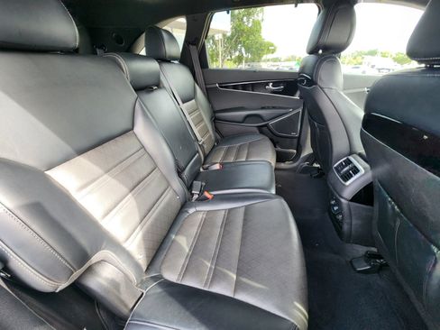 Used 2016 Kia Sorento SX AWD/4WD image 11