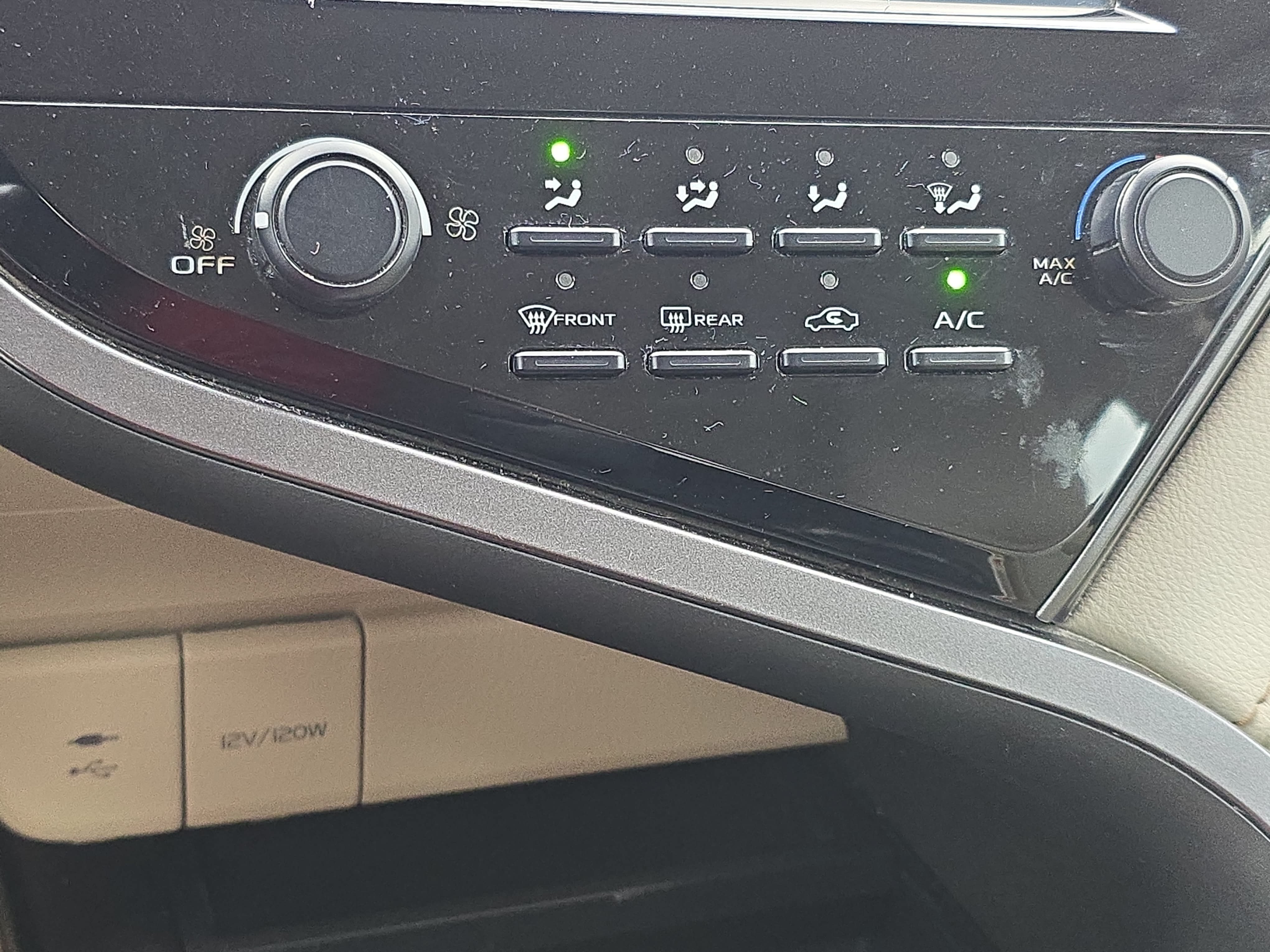 Used 2019 Toyota Camry LE FWD image 22