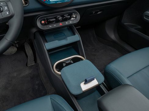 Used 2025 MINI Cooper Countryman S w/ Comfort Package Max image 28