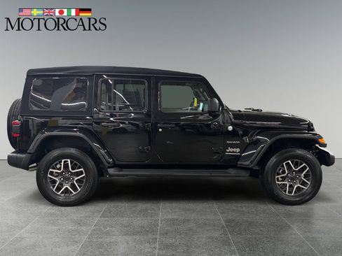 Used 2024 Jeep Wrangler Unlimited Sahara w/ Technology Group AWD/4WD image 2