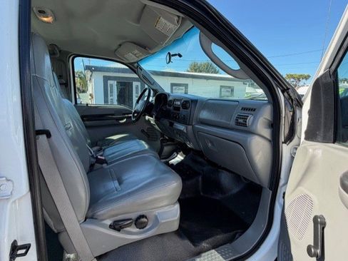 Used 2005 Ford F350 XL image 17