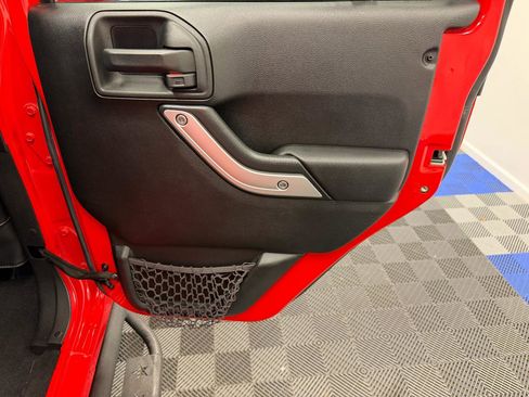 Used 2015 Jeep Wrangler Unlimited Sahara w/ Max Tow Package image 17