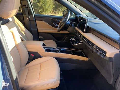 Certified 2023 Lincoln Corsair Reserve w/ Equipment Group 201A image 36