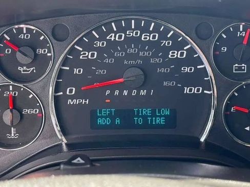 Used 2016 Chevrolet Express 2500 RWD image 19