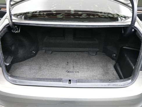 Used 2015 Lexus ES 300h w/ Navigation System Package image 23