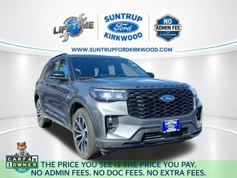 Used 2025 Ford Explorer ST-Line AWD/4WD image 1