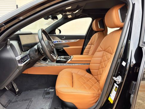 Used 2023 BMW 740i RWD image 17