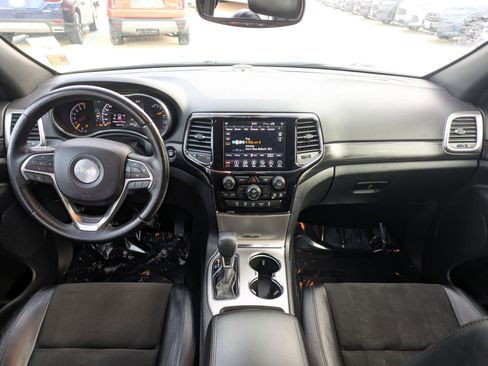 Used 2019 Jeep Grand Cherokee Altitude image 23