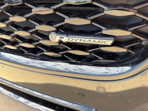 Used 2024 Jaguar XF R-Dynamic SE RWD image 9
