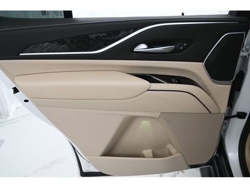 Used 2022 Cadillac Escalade Premium Luxury w/ LPO, Illumination Package image 27