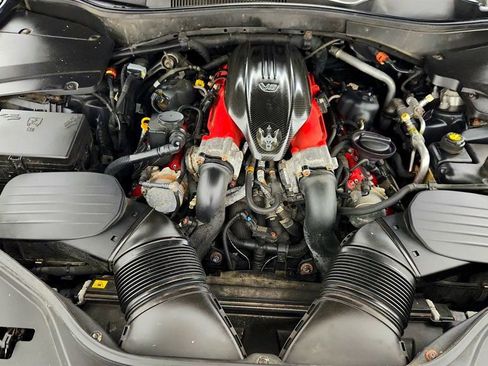 Used 2021 Maserati Levante Trofeo image 30