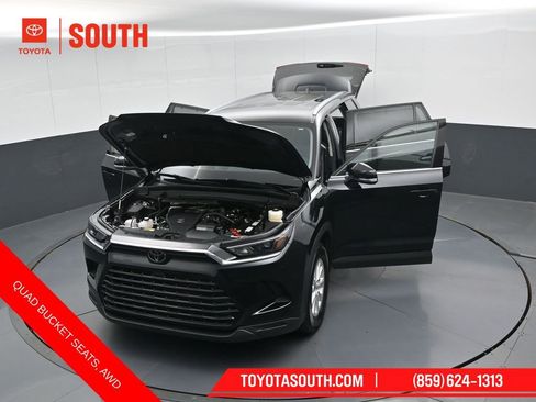 Used 2025 Toyota Grand Highlander AWD image 57