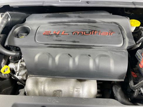 Used 2022 Jeep Compass Latitude w/ Sun and Sound Group AWD/4WD image 28