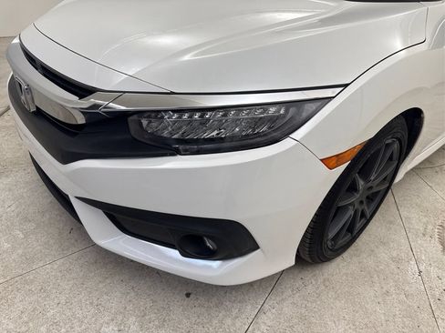 Used 2018 Honda Civic Touring image 16