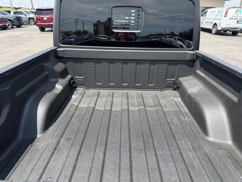 Used 2024 Jeep Gladiator Rubicon w/ Technology Group AWD/4WD image 16