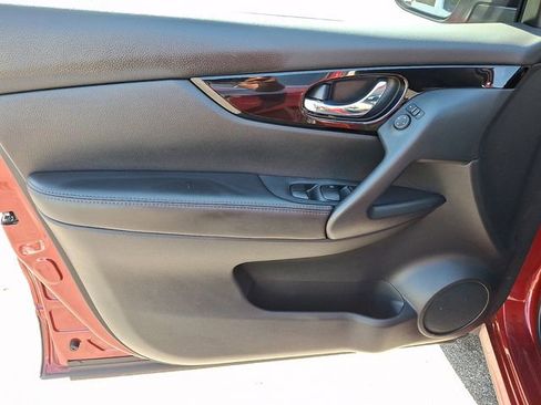 Used 2021 Nissan Rogue Sport SV image 9