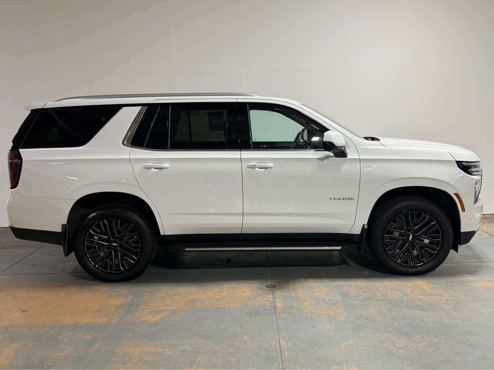 Used 2025 Chevrolet Tahoe LS AWD/4WD image 6