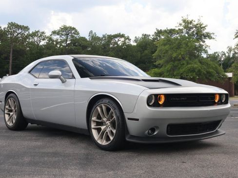 Used 2020 Dodge Challenger R/T RWD image 7