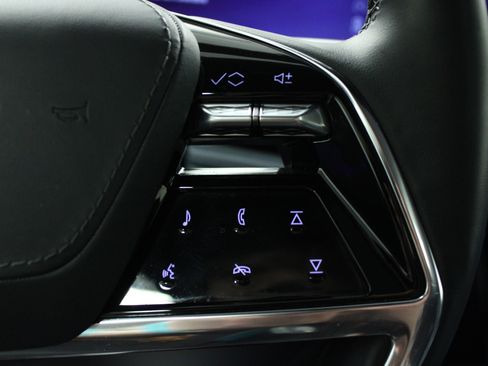 Used 2025 Cadillac Escalade IQ Luxury 2 w/ LPO, Premium Carpet Package AWD/4WD image 22