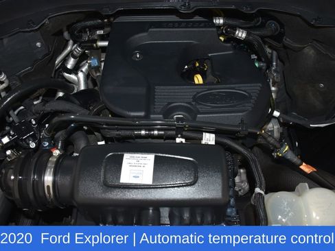 Used 2020 Ford Explorer XLT w/ Equipment Group 202A image 7