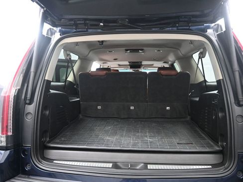 Used 2019 Cadillac Escalade ESV Luxury image 15