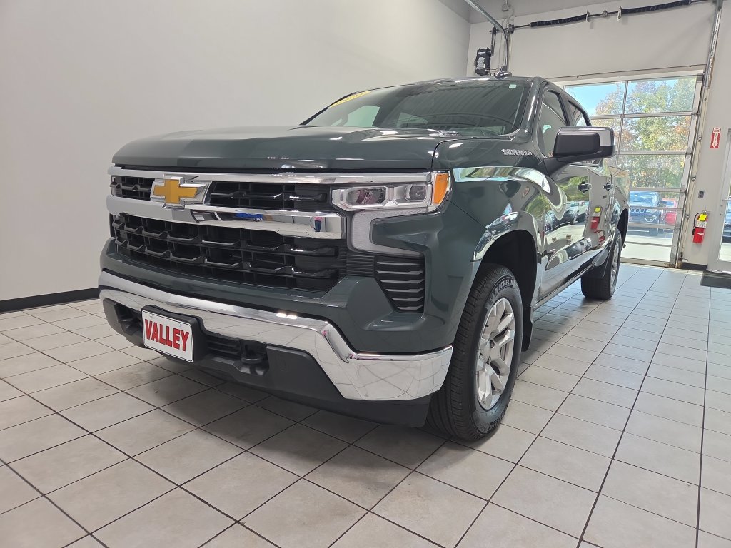 Used 2025 Chevrolet Silverado 1500 LT AWD/4WD image 8