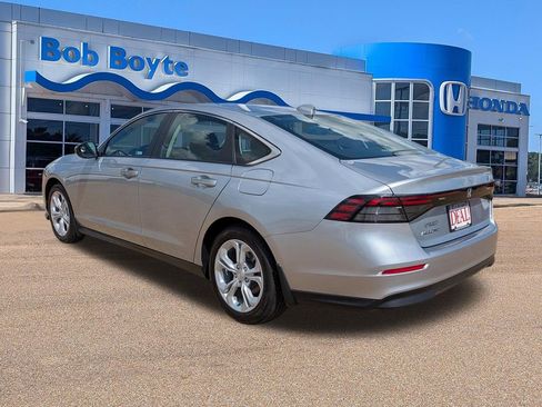 Certified 2025 Honda Accord LX image 3