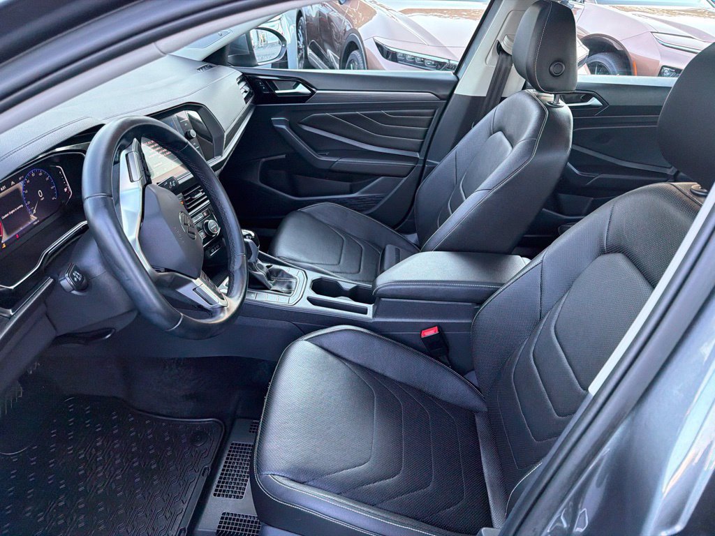 Used 2023 Volkswagen Jetta SEL FWD image 16