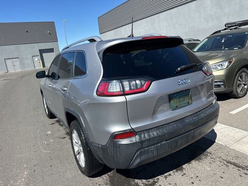 Used 2019 Jeep Cherokee Latitude w/ Popular Appearance Group FWD image 9