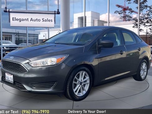 Used 2018 Ford Focus SE FWD image 9