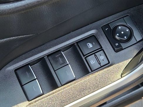 Used 2025 Toyota RAV4 XLE w/ Convenience Package AWD/4WD image 17