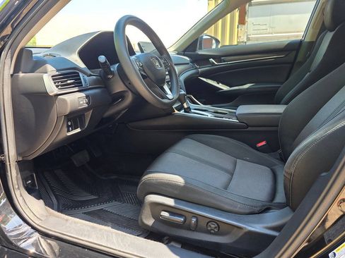 Used 2018 Honda Accord EX image 12