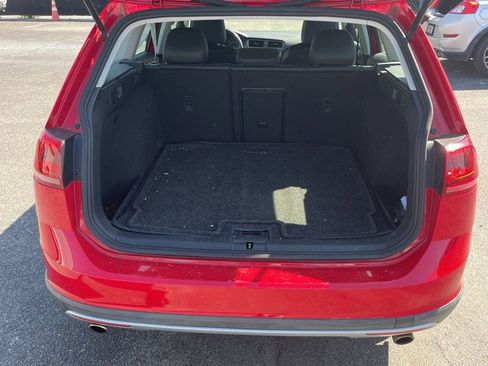 Used 2017 Volkswagen Golf Alltrack S image 13