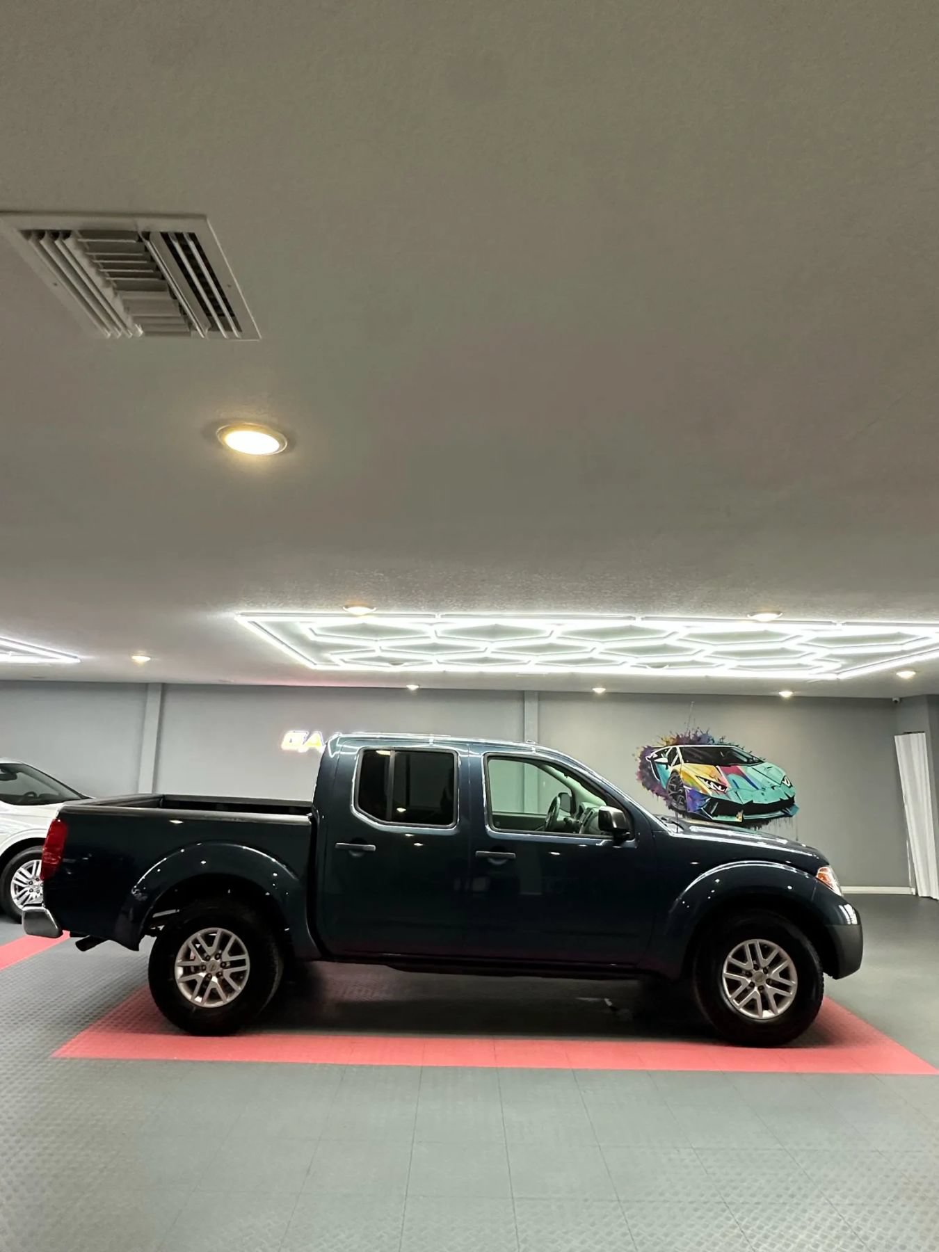 Used 2018 Nissan Frontier SV RWD image 7