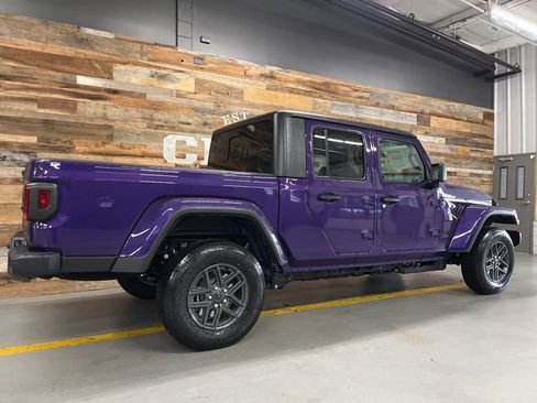 New 2026 Jeep Gladiator Sport AWD/4WD image 45