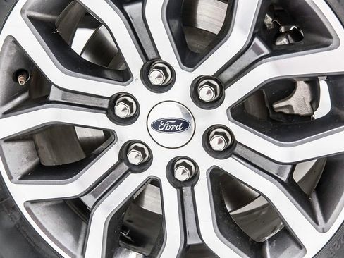 Used 2021 Ford F150 Lariat w/ Tow Technology Package image 40