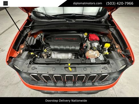 Used 2018 Jeep Renegade Latitude w/ Popular Equipment Group image 41