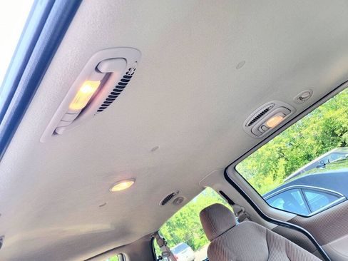 Used 1996 Dodge Grand Caravan LE FWD image 27