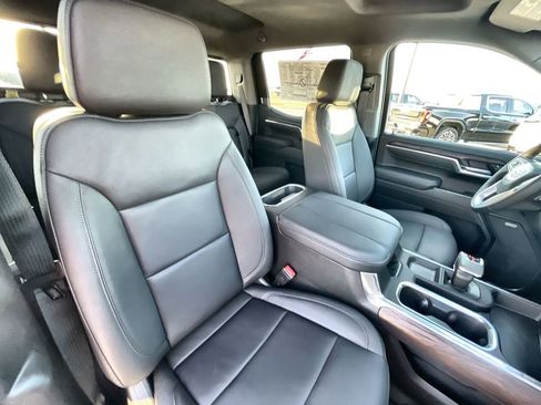 New 2026 GMC Sierra 1500 SLT image 30