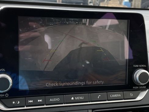 Used 2024 Nissan Altima 2.5 SV image 18