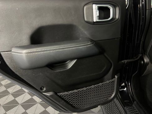 Used 2022 Jeep Gladiator Overland w/ Popular Equipment Package image 27