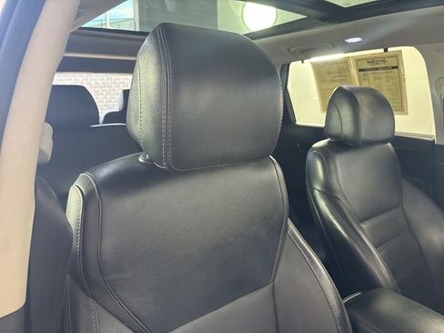 Used 2017 Kia Sorento SX image 37