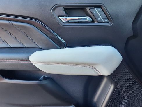 Certified 2024 GMC Canyon AT4X image 22