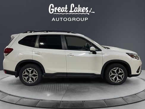 Used 2023 Subaru Forester Premium AWD/4WD image 6