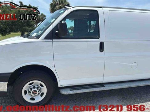 Used 2024 GMC Savana 2500 w/ Driver Convenience Package RWD image 4