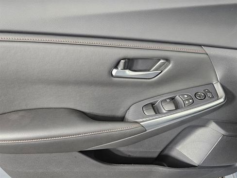 New 2025 Nissan Sentra SR image 36