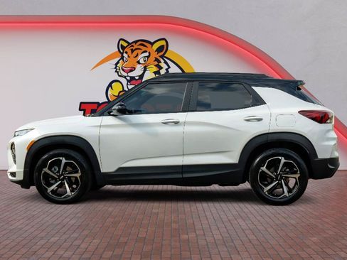 Used 2021 Chevrolet TrailBlazer RS w/ Sun and Liftgate Package FWD image 9