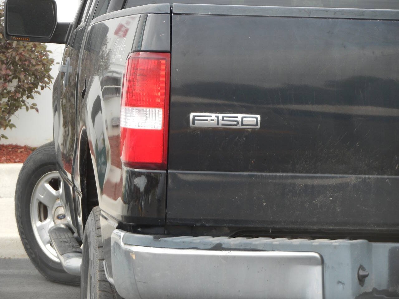 Used 2004 Ford F150 XLT AWD/4WD image 1