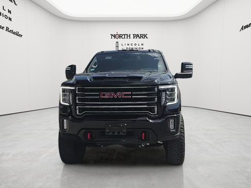 Used 2022 GMC Sierra 2500 AT4 w/ AT4 Premium Plus Package AWD/4WD image 8
