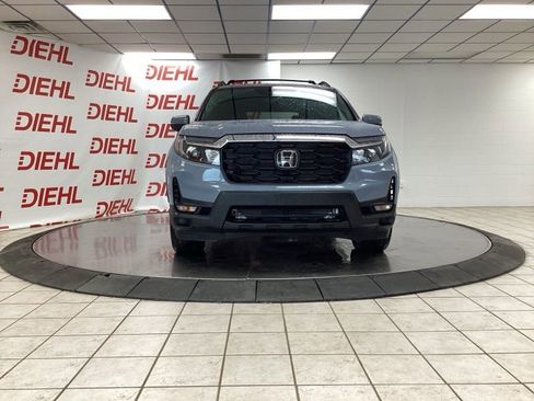 Used 2023 Honda Passport EX-L image 2